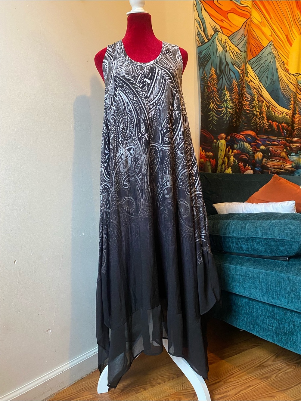 Simply Vera Vera Wang Black & Gray Paisley Handkerchief-Hem Maxi Dress